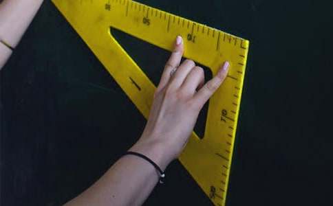 ���н����ĵ�