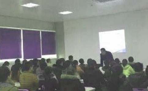 ���ھ�Ƹ�����ݽ�����ƪ