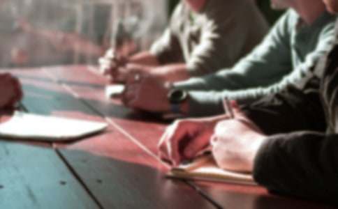 ����ְ������¼��ϼ�50��