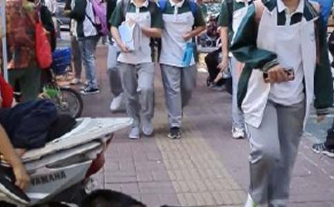 �����š���ѧ������־��¼�����75��