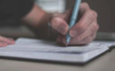 以爱为话题的作文800字